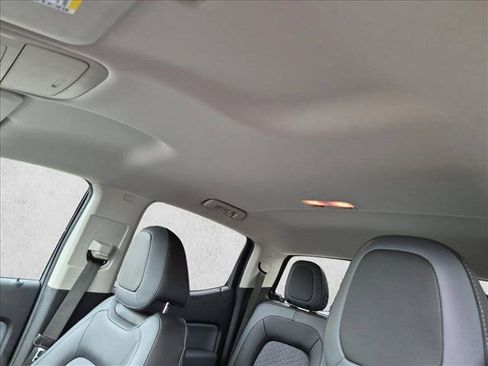 Used 2017 Chevrolet Colorado Z71 AWD/4WD image 14
