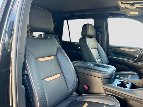 Used 2022 GMC Yukon AT4 w/ Technology Package AWD/4WD image 31