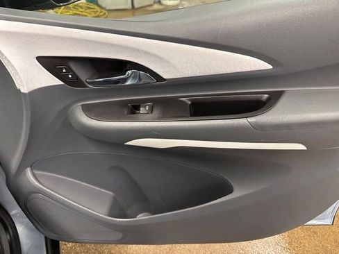 Used 2017 Chevrolet Bolt LT FWD image 25