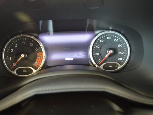 Used 2023 Jeep Renegade Latitude AWD/4WD image 33