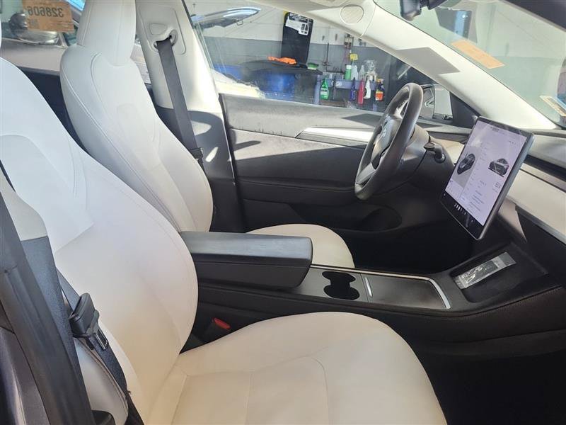 Used 2023 Tesla Model 3 Standard Range RWD image 3