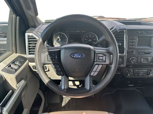 Used 2017 Ford F250 XLT w/ FX4 Off-Road Package AWD/4WD image 7