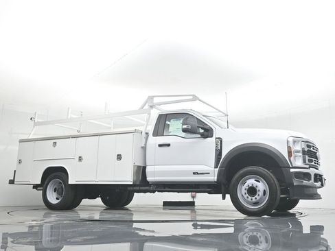 New 2025 Ford F550 2WD Regular Cab Super Duty image 3