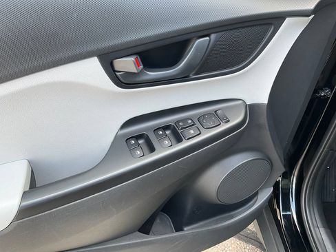 Used 2023 Hyundai Kona SE AWD/4WD image 15