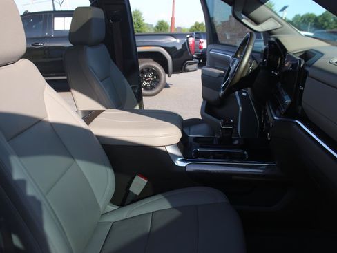 Used 2024 Chevrolet Silverado 1500 LTZ w/ LTZ Premium Package AWD/4WD image 35