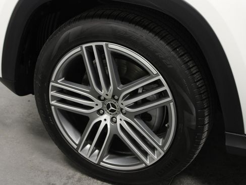 Used 2026 Mercedes-Benz GLS 450 4MATIC image 10