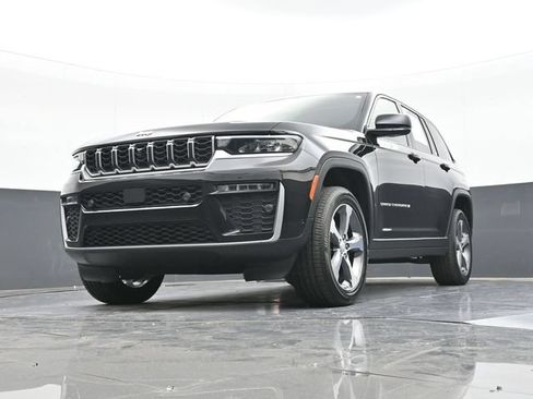 Used 2026 Jeep Grand Cherokee Limited w/ Luxury Tech Group II AWD/4WD image 58
