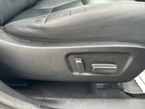 Used 2017 Toyota Highlander XLE AWD/4WD image 42