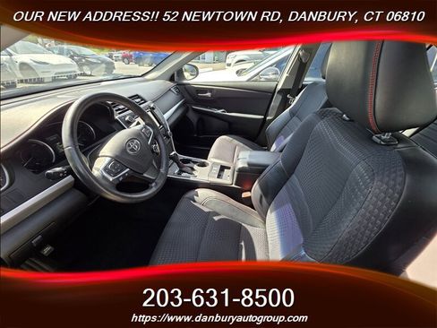 Used 2015 Toyota Camry SE w/ Moonroof Package FWD image 8