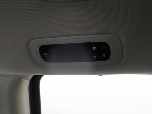 Used 2022 Chrysler Pacifica Touring-L image 48