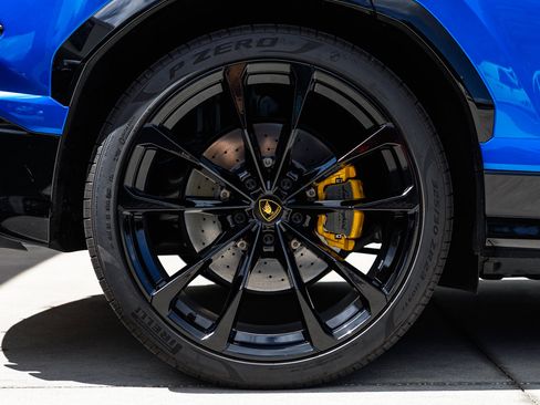 Used 2022 Lamborghini Urus image 8