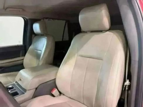 Used 2018 Ford Expedition XLT w/ Equipment Group 202A image 21