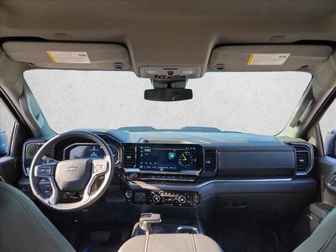 Used 2023 Chevrolet Silverado 1500 LT Trail Boss w/ Convenience Package II AWD/4WD image 18