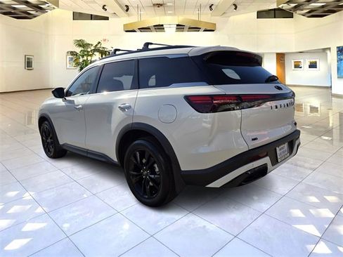 Certified 2025 INFINITI QX60 Luxe w/ Black Edition image 5