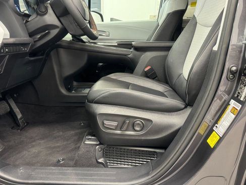 Used 2025 Toyota Sienna XSE image 14