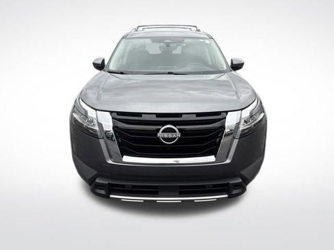 Used 2024 Nissan Pathfinder SL AWD/4WD image 8