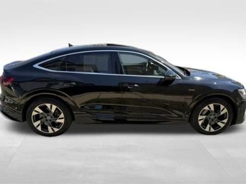 Used 2021 Audi e-tron Prestige w/ Prestige Package AWD/4WD image 6
