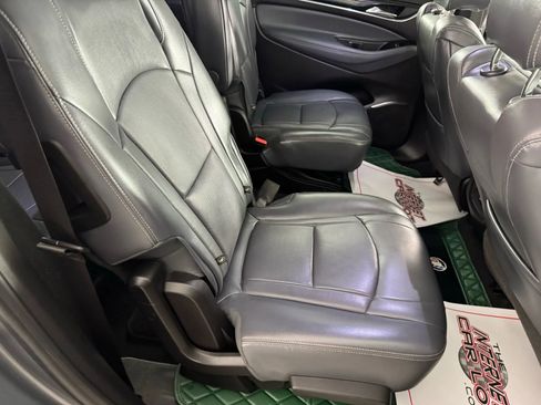 Used 2018 Buick Enclave Essence image 37