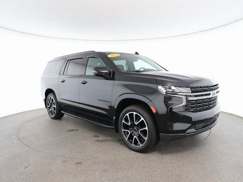 Used 2022 Chevrolet Suburban RST w/ Luxury Package image 26