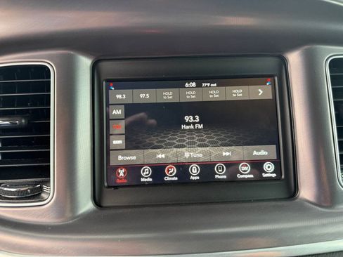 Used 2022 Dodge Charger SXT RWD image 10