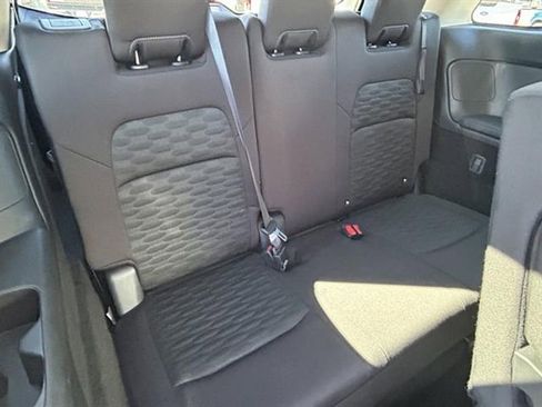 Used 2025 Nissan Pathfinder SV FWD image 28