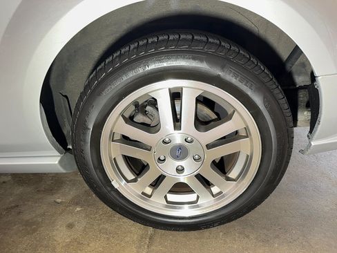 Used 2005 Ford Mustang GT RWD image 94
