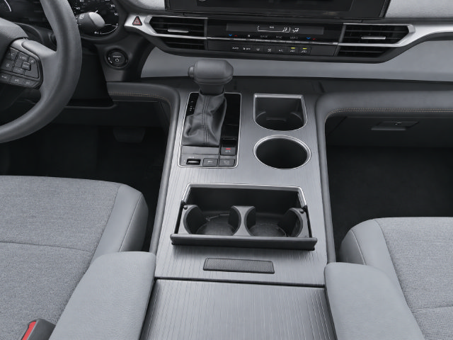 Used 2025 Toyota Sienna LE FWD image 7