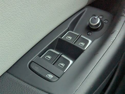 Used 2015 Audi Q3 2.0T Prestige w/ Prestige Package image 23