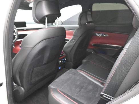 Used 2022 Genesis GV70 3.5T Sport w/ Sport Prestige Package AWD/4WD image 23