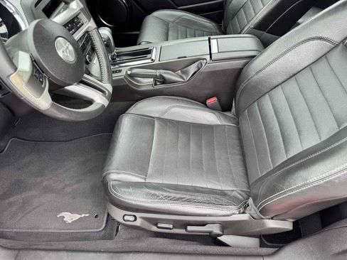 Used 2010 Ford Mustang Premium RWD image 33
