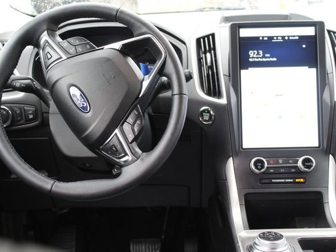Used 2024 Ford Edge SEL w/ Convenience Package AWD/4WD image 10