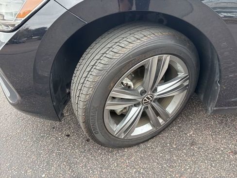Certified 2024 Volkswagen Jetta SE FWD image 9
