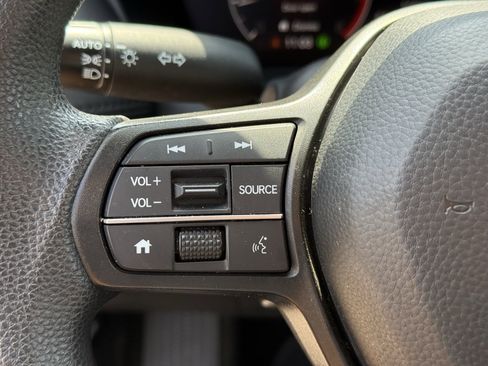 Used 2025 Honda HR-V LX image 16
