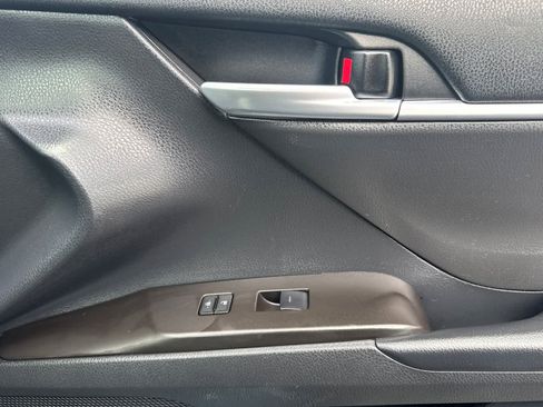 Used 2023 Toyota Camry SE image 17