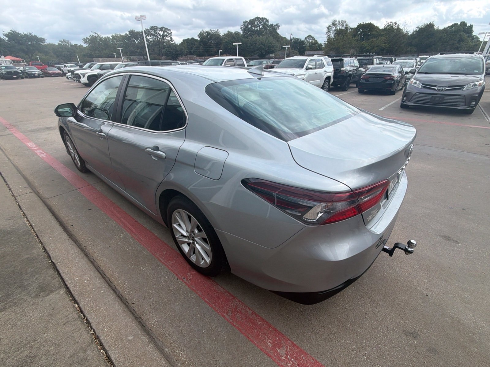 Used 2024 Toyota Camry LE FWD image 6