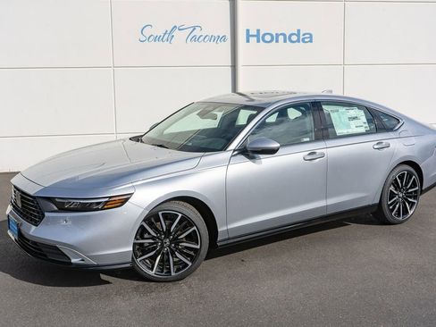 New 2026 Honda Accord Touring image 2