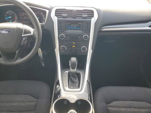 Used 2016 Ford Fusion SE FWD image 27