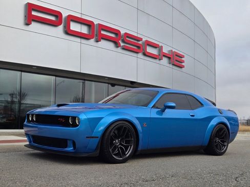 Used 2019 Dodge Challenger R/T Scat Pack w/ Widebody Package image 32