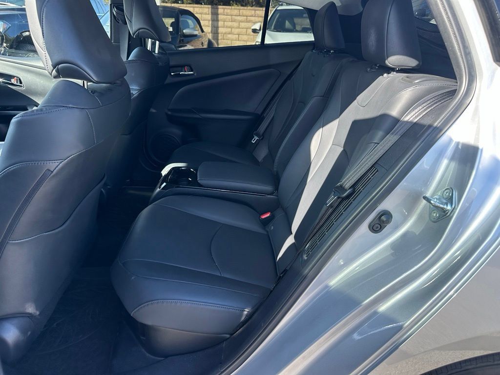Used 2019 Toyota Prius Prime Premium FWD image 7