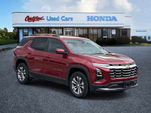 Used 2025 Chevrolet Equinox LT w/ Convenience Package II image 8