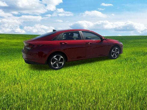 Used 2023 Hyundai Elantra SEL w/ Convenience Package FWD image 5