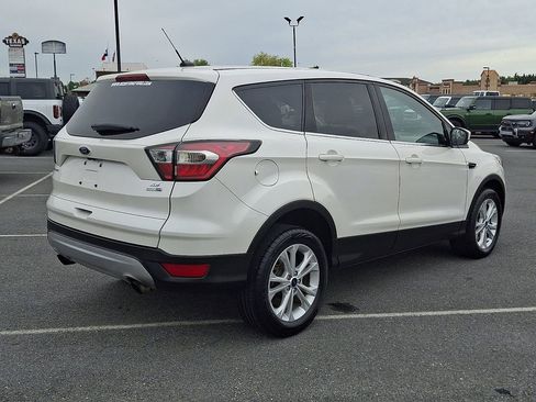 Used 2017 Ford Escape SE AWD/4WD image 6