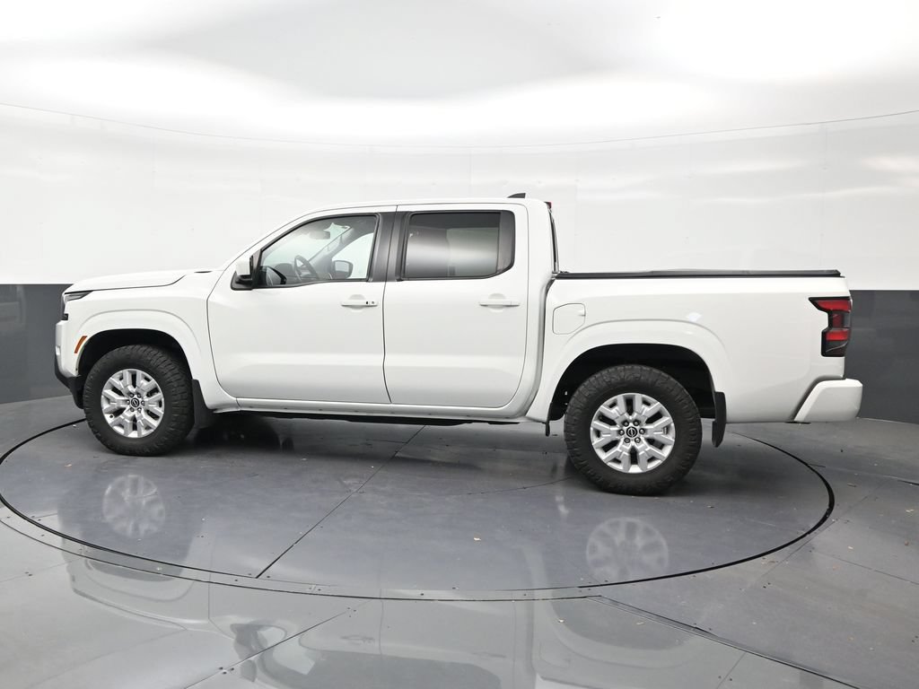 Used 2022 Nissan Frontier SV AWD/4WD image 2