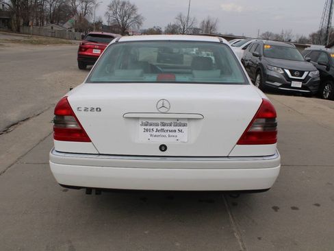 Used 1996 Mercedes-Benz C 220 Sedan image 4
