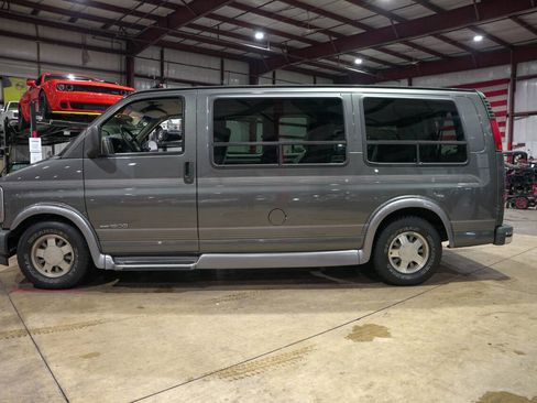 Used 1999 GMC Savana 1500 w/ Convenience Pkg image 4