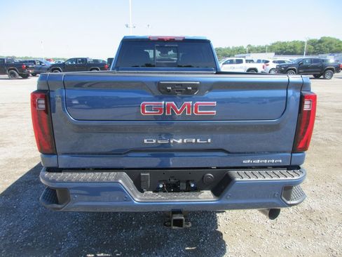 New 2026 GMC Sierra 3500 Denali w/ Denali Reserve Package AWD/4WD image 6