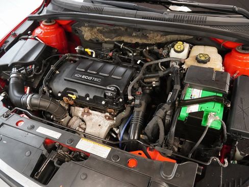 Used 2015 Chevrolet Cruze LT image 17