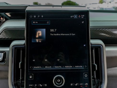 Used 2025 GMC Yukon AT4 w/ AT4 Premium Plus Package image 24