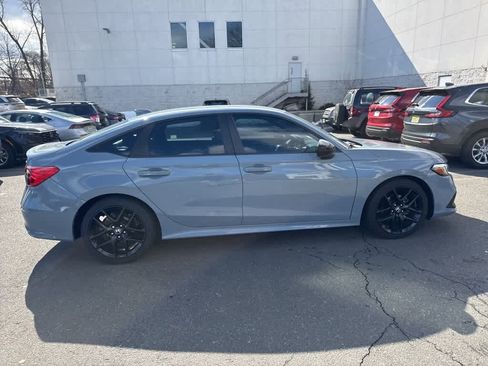 Used 2023 Honda Civic Sport image 11