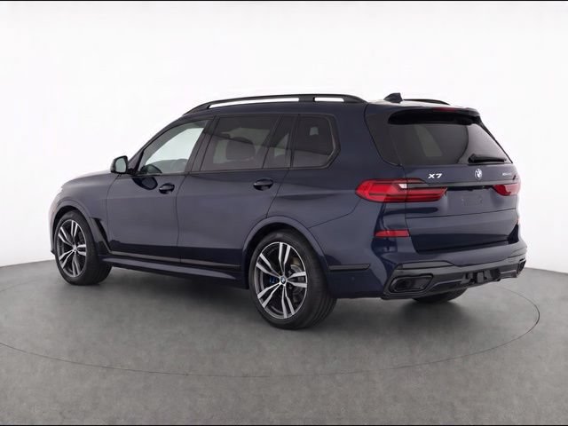 Used 2022 BMW X7 M50i w/ Luxury Seating Package AWD/4WD image 5